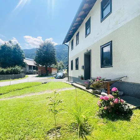 Binter Haus -rattendorf بيت للعطل *